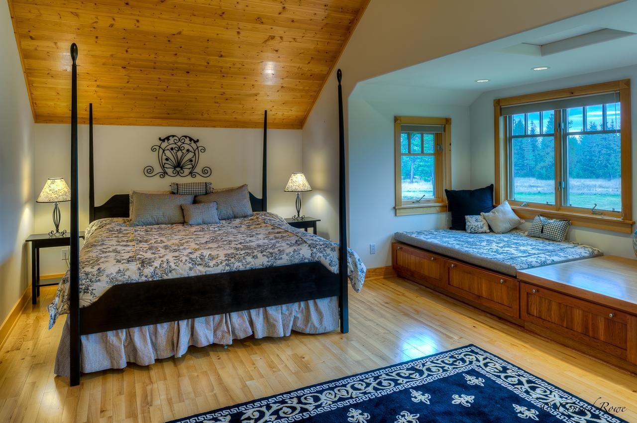 The Lodge At Trout Creek Bed And Breakfast Kültér fotó